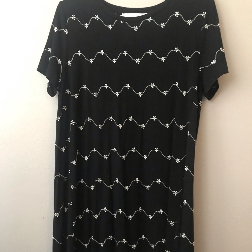 Ann Taylor LOFT daisy embroidered dress